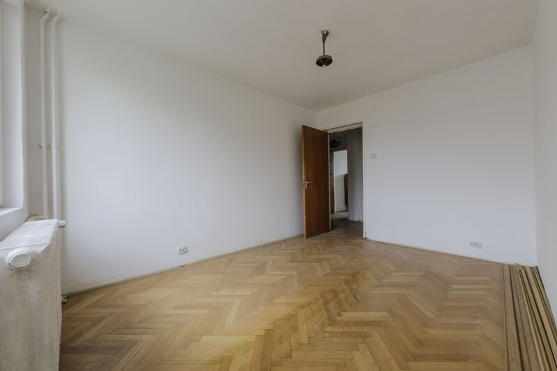 Bucur Obor, Masina de Paine, liber, la metrou, et. 8/10, bloc reabilitat